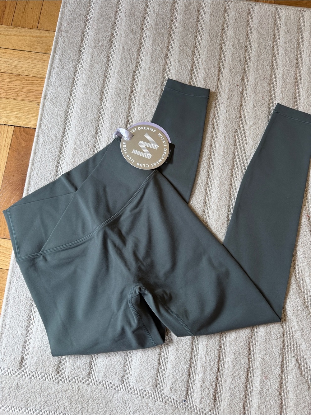 Wolven High-Rise Performance Leggings in Deep Olive